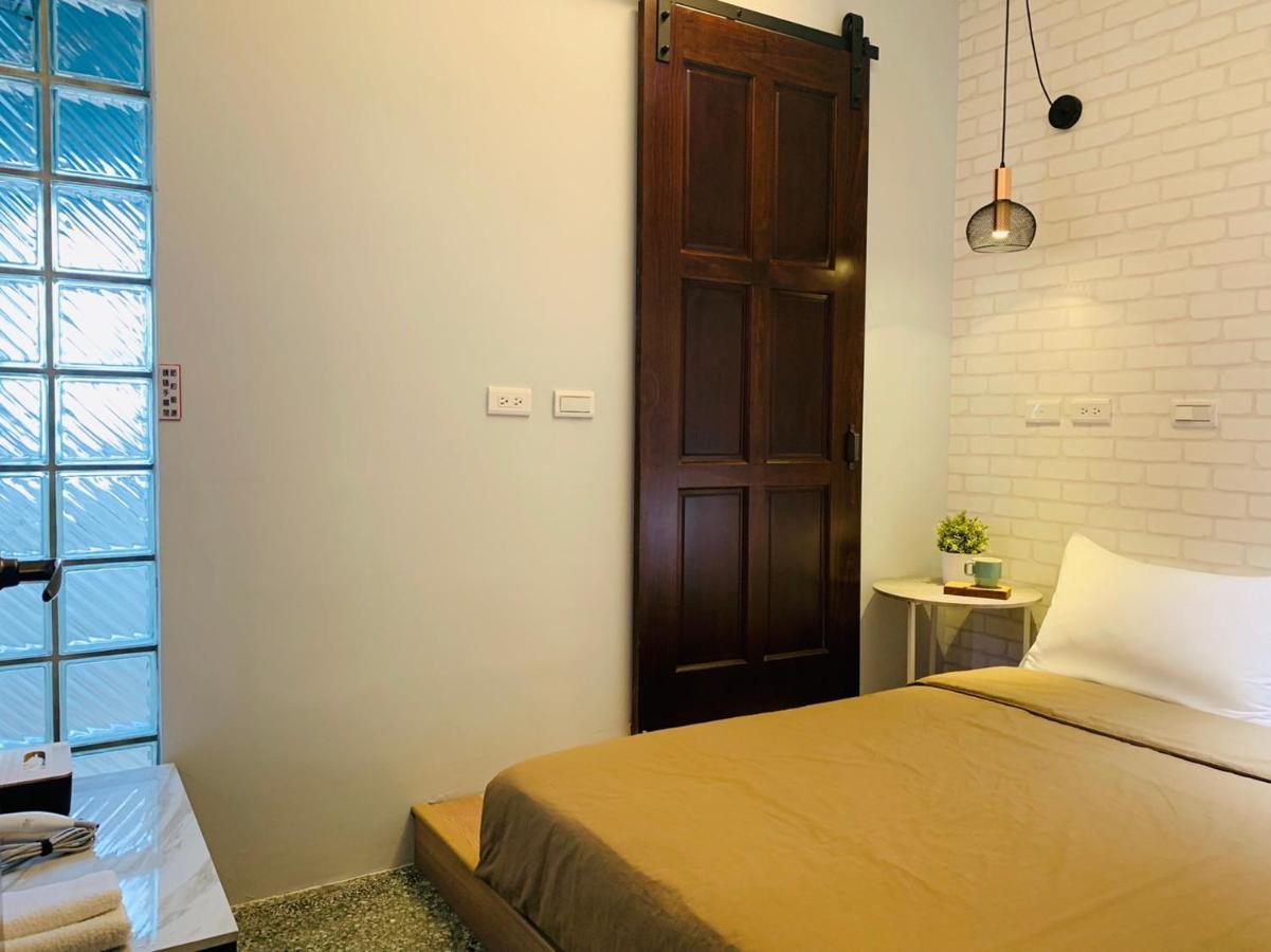 Oyaji Guesthouse-依人數床位數計價開放房型 Tainan Eksteriør bilde