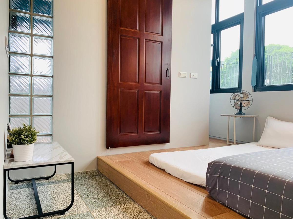 Oyaji Guesthouse-依人數床位數計價開放房型 Tainan Eksteriør bilde