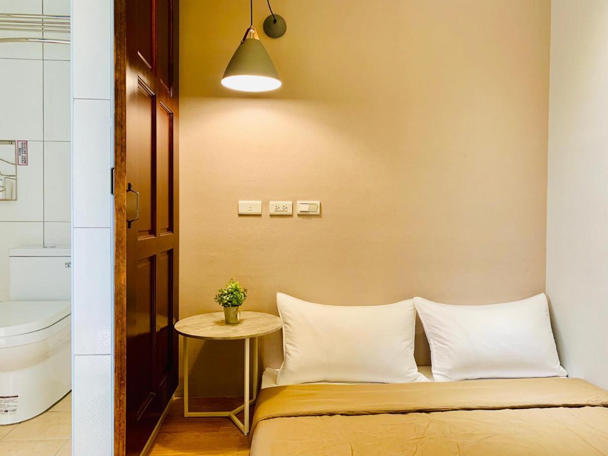 Oyaji Guesthouse-依人數床位數計價開放房型 Tainan Eksteriør bilde