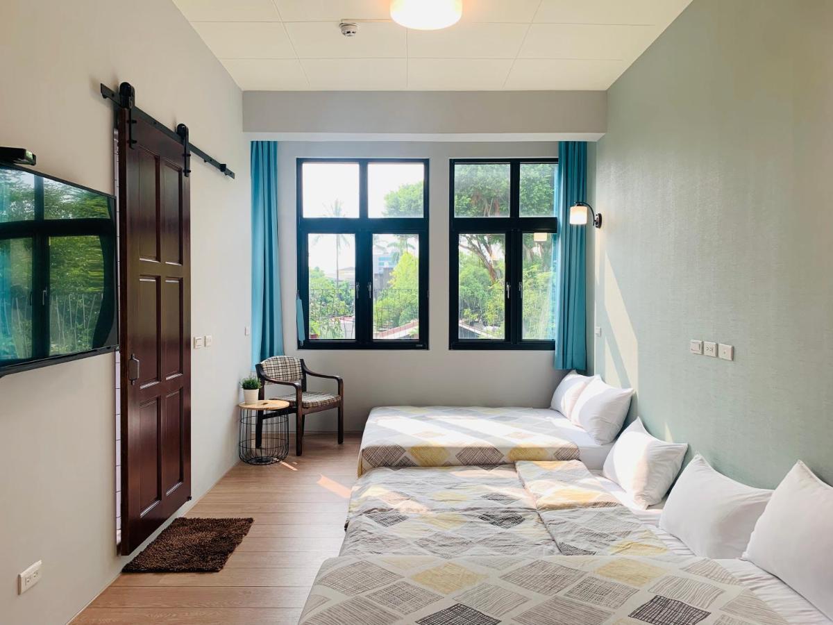 Oyaji Guesthouse-依人數床位數計價開放房型 Tainan Eksteriør bilde